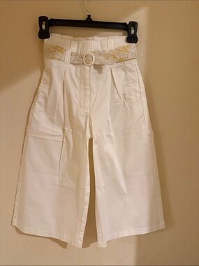 Janie and Jack White Wide-Leg Bermuda Shorts with Floral Belt